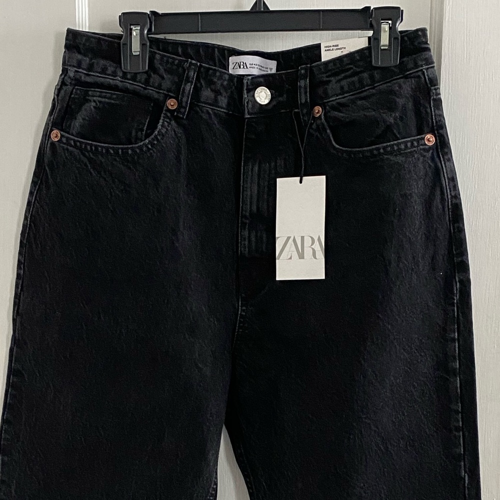NWT ZARA Classic Mom Fit Jeans (Size US 10)